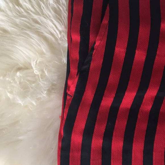Red and black striped silk satin shorts - Picture 5 of 6